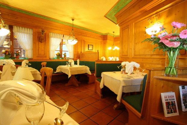 Gasthaus Hotel Adler Endingen am Kaiserstuhl Extérieur photo